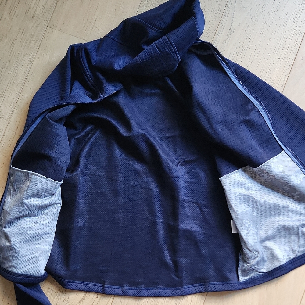 Peter Millar Orion Performance  Knitted Hoodie in Navy - Picture 12 of 14